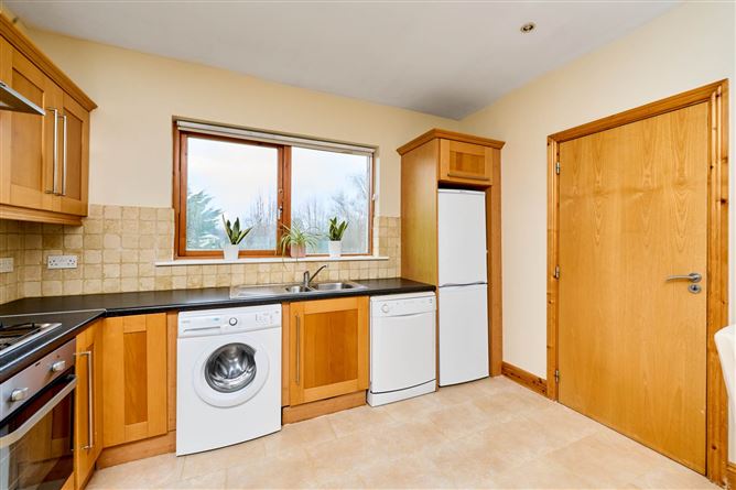 27 Fernleigh Grove, Carpenterstown, Castleknock, Dublin 15, County Dublin