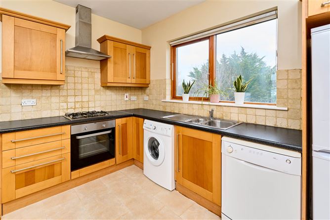 27 Fernleigh Grove, Carpenterstown, Castleknock, Dublin 15, County Dublin