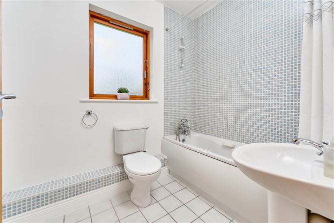 27 Fernleigh Grove, Carpenterstown, Castleknock, Dublin 15, County Dublin