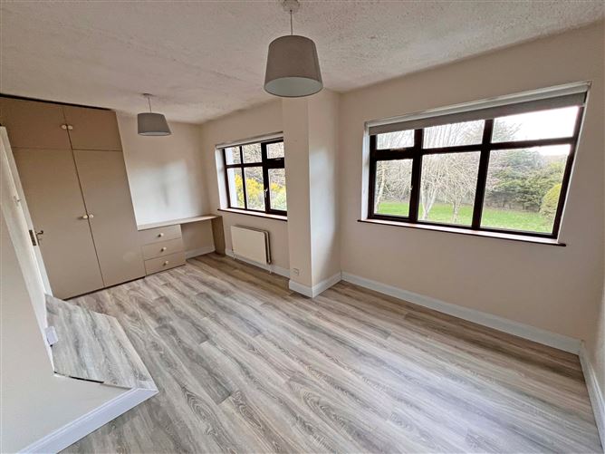  13 Wainsfort, Rochestown Road, Rochestown, Cork