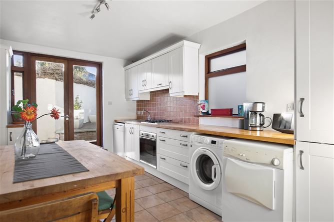 25 Hammond Street, Blackpitts, Dublin 8.