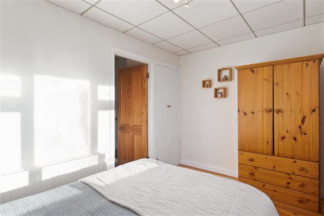 25 Hammond Street, Blackpitts, Dublin 8.