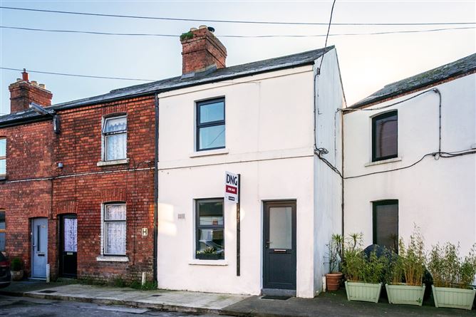 25 Hammond Street, Blackpitts, Dublin 8.