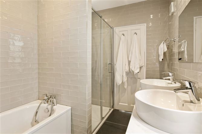 53 Meadow Grove, Dundrum, Dublin 16