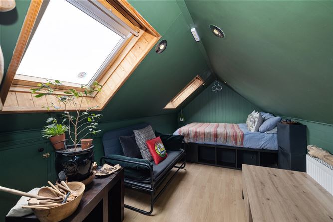 https://photos-a.propertyimages.ie/media/5/8/8/4905885/5bc0ed42-7ea2-45d1-8d43-16667669dda3_l.jpg