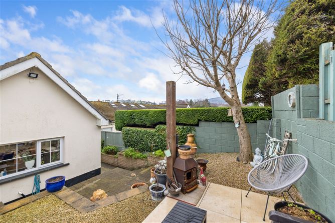 https://photos-a.propertyimages.ie/media/5/8/8/4905885/5bc0ed42-7ea2-45d1-8d43-16667669dda3_l.jpg