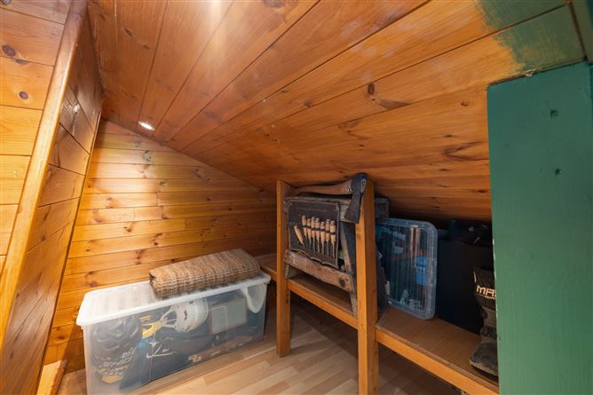 https://photos-a.propertyimages.ie/media/5/8/8/4905885/5bc0ed42-7ea2-45d1-8d43-16667669dda3_l.jpg