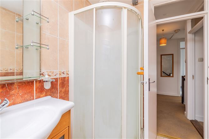 https://photos-a.propertyimages.ie/media/5/8/8/4907885/06739d66-a34c-47f4-8cbc-ad4e14b6f277_l.jpg