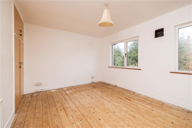 https://photos-a.propertyimages.ie/media/5/8/8/4907885/06739d66-a34c-47f4-8cbc-ad4e14b6f277_l.jpg