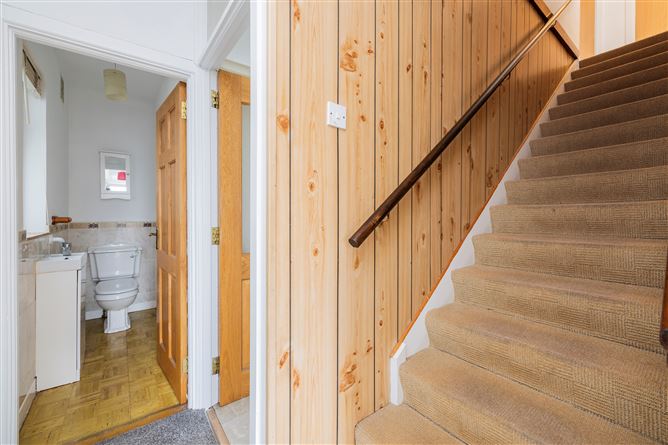 https://photos-a.propertyimages.ie/media/5/8/8/4907885/06739d66-a34c-47f4-8cbc-ad4e14b6f277_l.jpg
