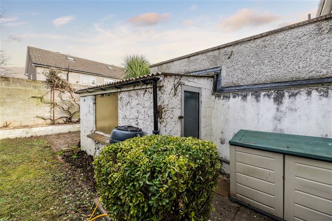 https://photos-a.propertyimages.ie/media/5/8/8/4907885/06739d66-a34c-47f4-8cbc-ad4e14b6f277_l.jpg