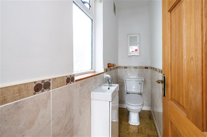 https://photos-a.propertyimages.ie/media/5/8/8/4907885/06739d66-a34c-47f4-8cbc-ad4e14b6f277_l.jpg