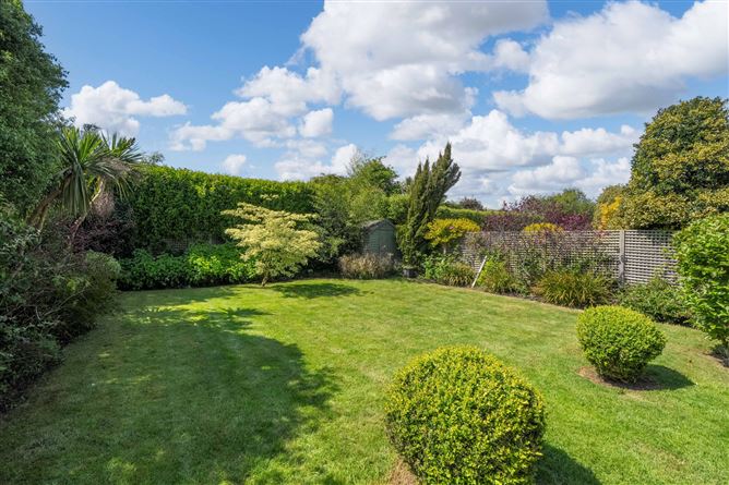33 North Avenue, Mount Merrion,   County Dublin