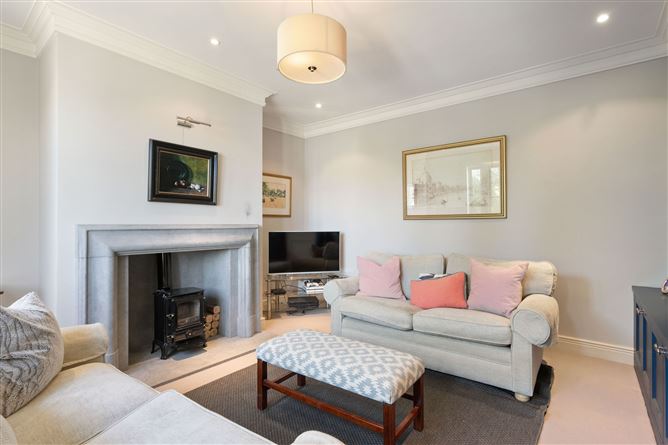 33 North Avenue, Mount Merrion,   County Dublin