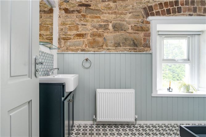 Eala House, Tawnyvorgal, Lough Eske, Barnesmore, Co. Donegal