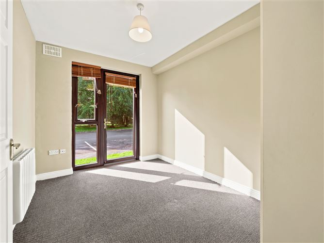 Photo 12 of 37 — 4 The Maples, Moorefield Road, Newbridge, Co. Kildare