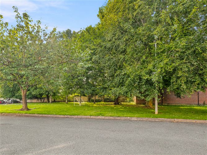 Photo 14 of 37 — 4 The Maples, Moorefield Road, Newbridge, Co. Kildare