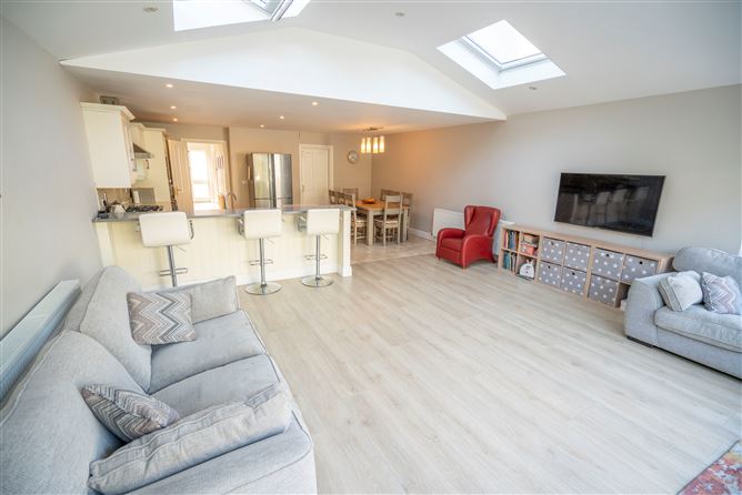 Photo 7 of 21 — 17 Rossmore Drive, Newtownmountkennedy, Wicklow