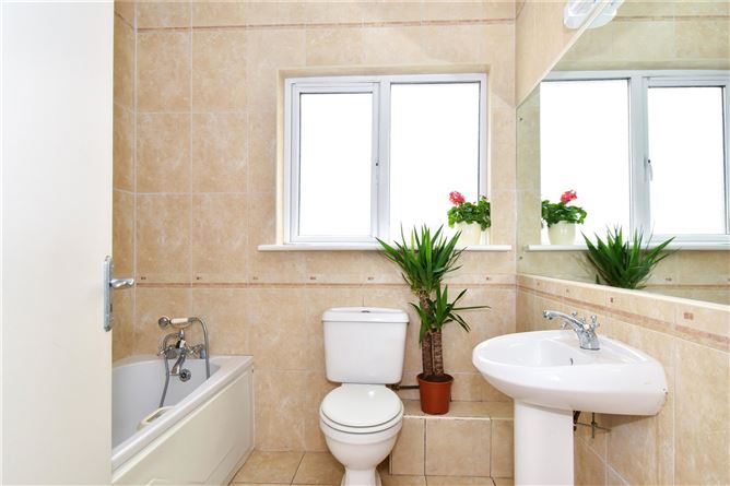 18 Sli Gheal, Ballymoneen Road, Knocknacarra, Galway