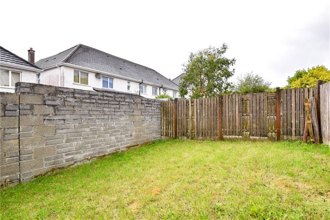 18 Sli Gheal, Ballymoneen Road, Knocknacarra, Galway