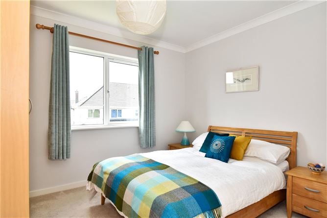 18 Sli Gheal, Ballymoneen Road, Knocknacarra, Galway
