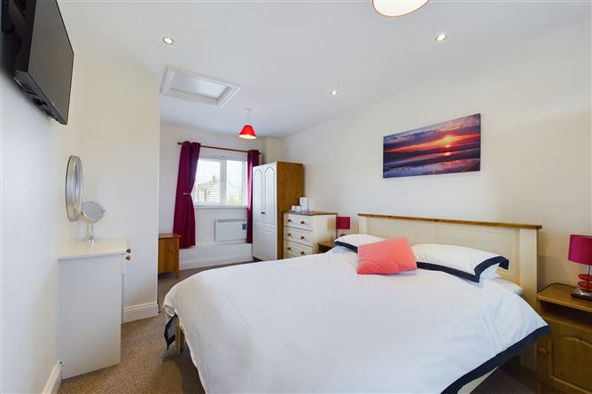 35 Seacliff, Dunmore East, Waterford