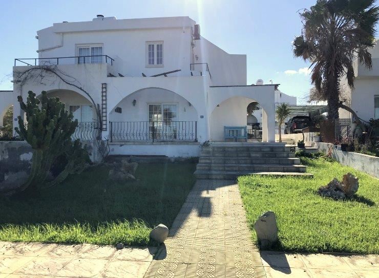 Private, Livera