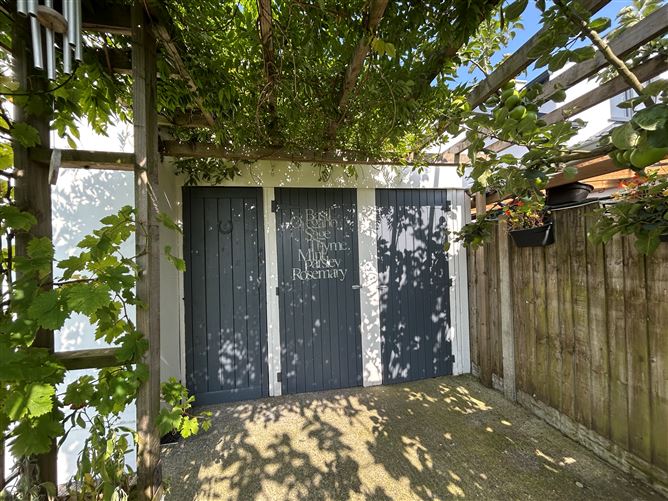 5 Marine Village, Ballina, Tipperary