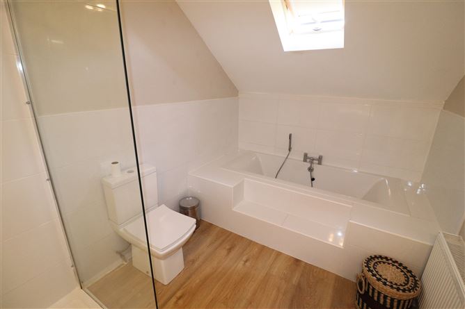 5 Marine Village, Ballina, Tipperary