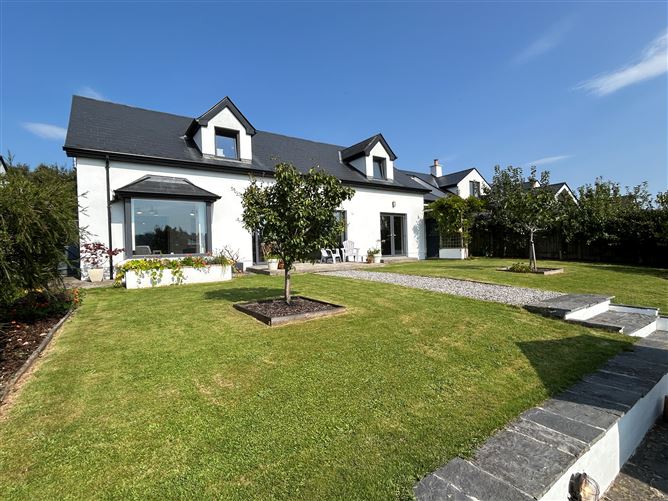 5 Marine Village, Ballina, Tipperary