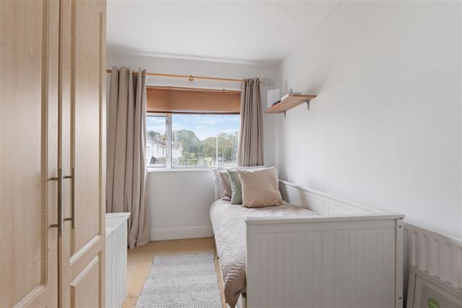 43 Portmarnock Crescent, Portmarnock,   County Dublin