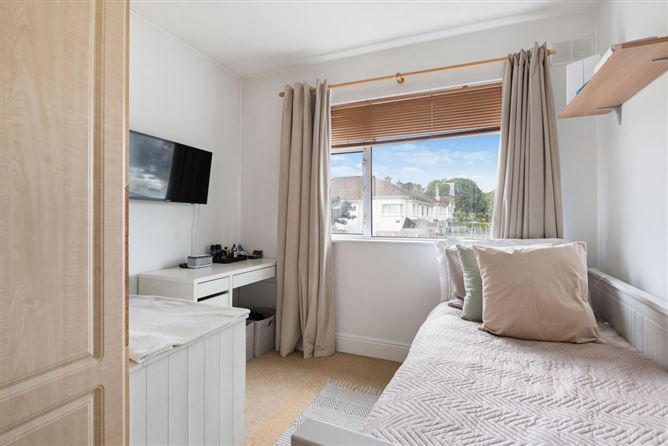 43 Portmarnock Crescent, Portmarnock,   County Dublin