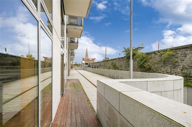 5 Kirkpatrick House, Spencer Dock, Dublin 1