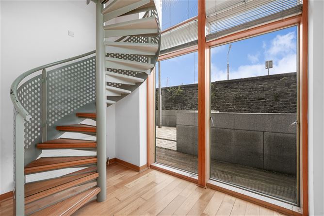 5 Kirkpatrick House, Spencer Dock, Dublin 1