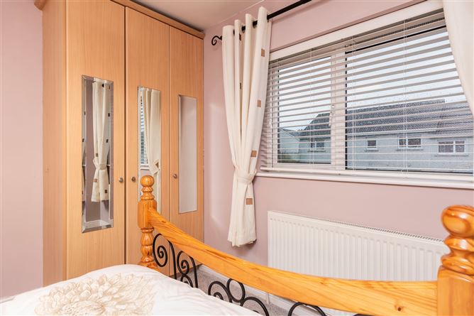 102 Brooklawn, New Ross, Co. Wexford