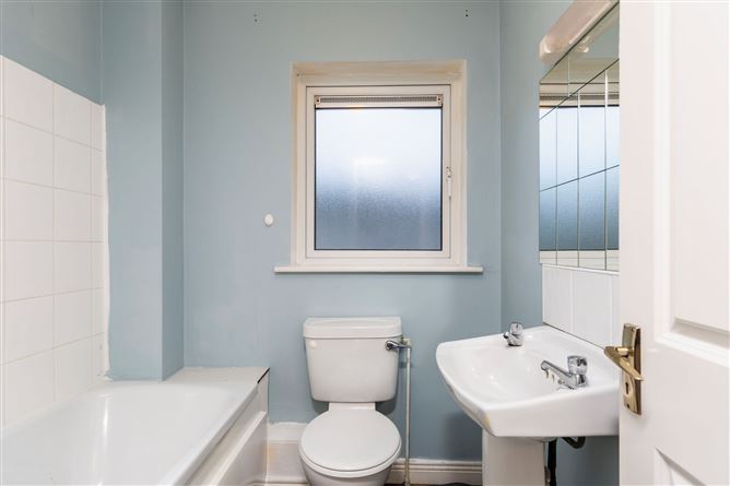 102 Brooklawn, New Ross, Co. Wexford