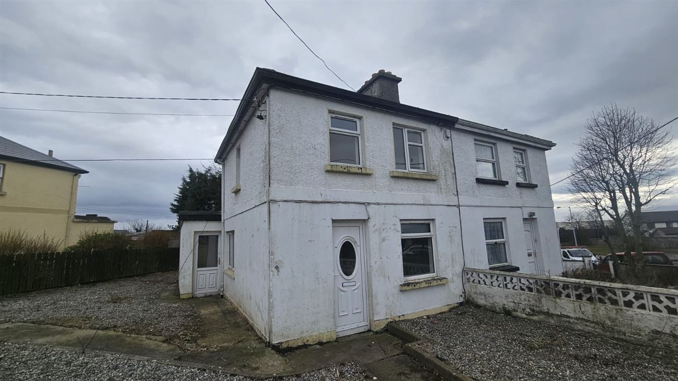 22 Fenian Row, Ballina, Co. Mayo.