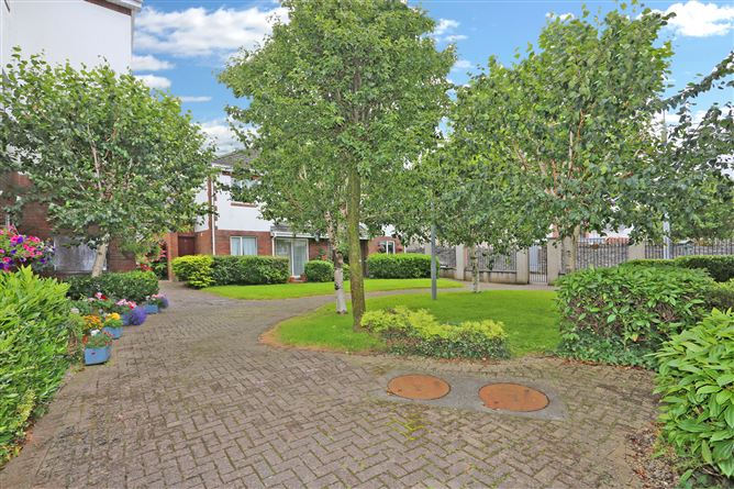 6 Castlecourt, Clancy Strand, Limerick