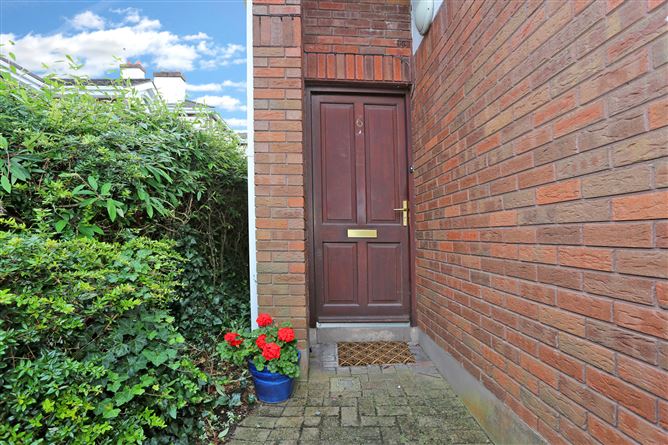6 Castlecourt, Clancy Strand, Limerick