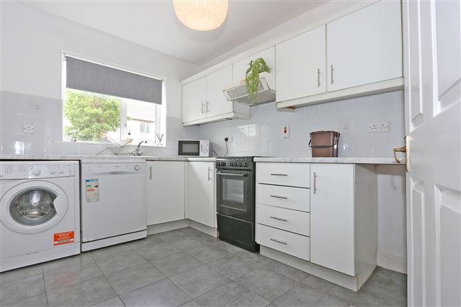 6 Castlecourt, Clancy Strand, Limerick