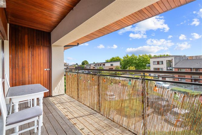 Photo 7 of 8 — 115 Castlegate Way, Adamstown, Co. Dublin