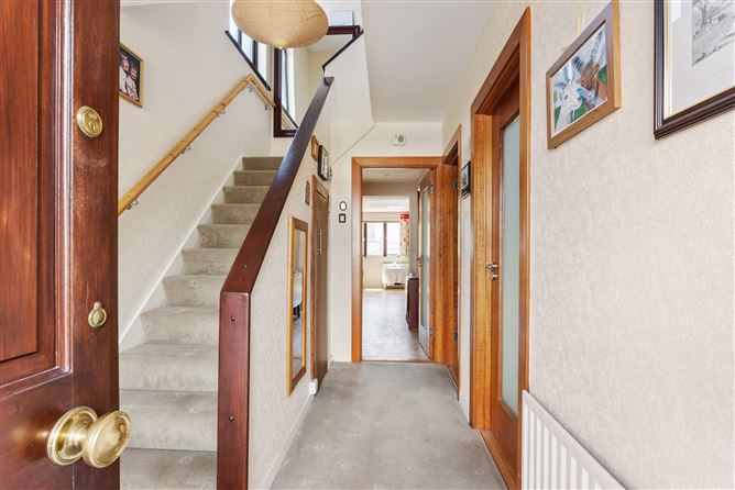 18 Farmhill Park, Goatstown, Dublin 14