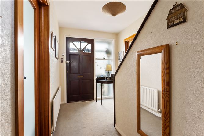 18 Farmhill Park, Goatstown, Dublin 14