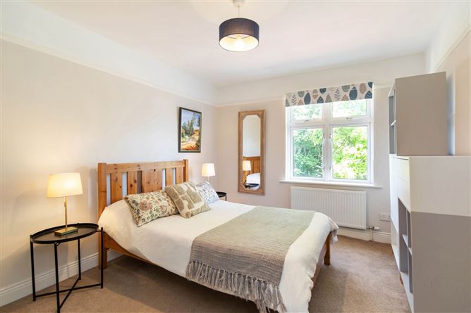 https://photos-a.propertyimages.ie/media/5/9/1/5006195/7cba60c4-173d-45d2-9783-4f24b6586d30_l.jpg