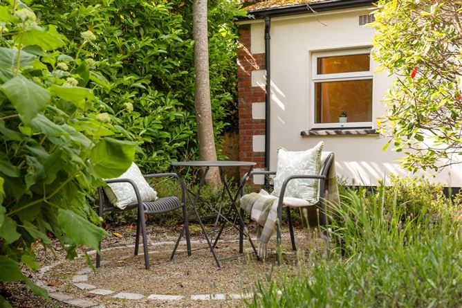 https://photos-a.propertyimages.ie/media/5/9/1/5006195/7cba60c4-173d-45d2-9783-4f24b6586d30_l.jpg