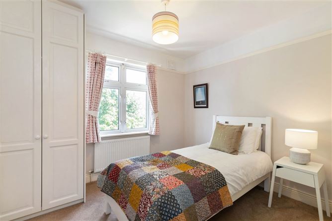 https://photos-a.propertyimages.ie/media/5/9/1/5006195/7cba60c4-173d-45d2-9783-4f24b6586d30_l.jpg