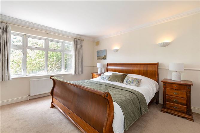 https://photos-a.propertyimages.ie/media/5/9/1/5006195/7cba60c4-173d-45d2-9783-4f24b6586d30_l.jpg
