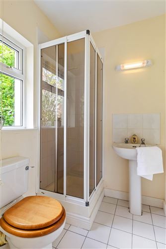 https://photos-a.propertyimages.ie/media/5/9/1/5006195/7cba60c4-173d-45d2-9783-4f24b6586d30_l.jpg