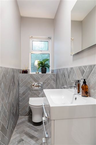 https://photos-a.propertyimages.ie/media/5/9/1/5006195/7cba60c4-173d-45d2-9783-4f24b6586d30_l.jpg
