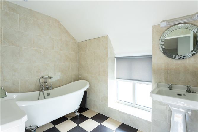 Hamlet Cottage, Kilmacsimon Quay, Bandon, Cork